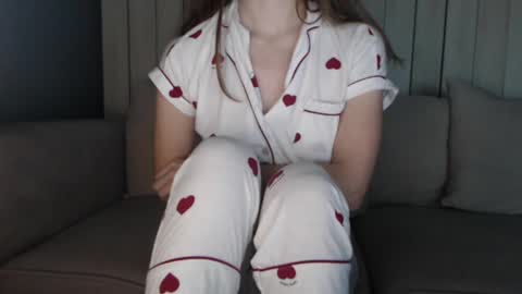 shy_schoolgirl_ online show from 02-06-25, 08:23