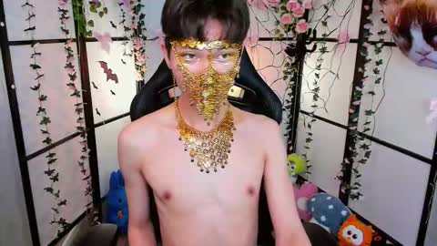 Snapshot of shyazianboy chatting on 10-31-25, 12:50 Yugo online show from 10-31-25, 12:50