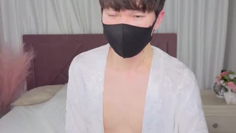 Snapshot of shyazianboy chatting on 11-11-25, 12:16 Yugo online show from 11-11-25, 12:16