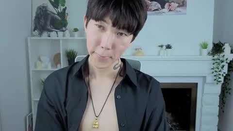 Snapshot of shyazianboy chatting on 11-21-25, 12:37 Yugo online show from 11-21-25, 12:37