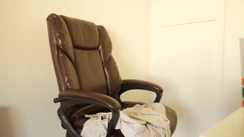 bella online show from 09-16-25, 04:52