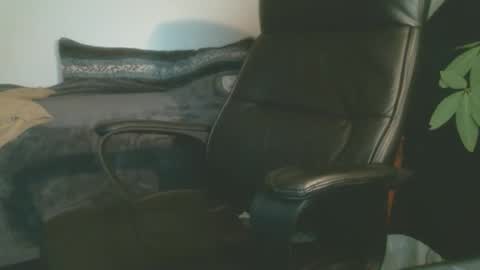 shyboyhugecum2020 online show from 12-02-25, 04:18