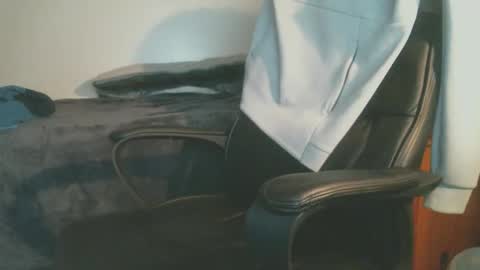 shyboyhugecum2020 online show from 01-08-26, 04:15