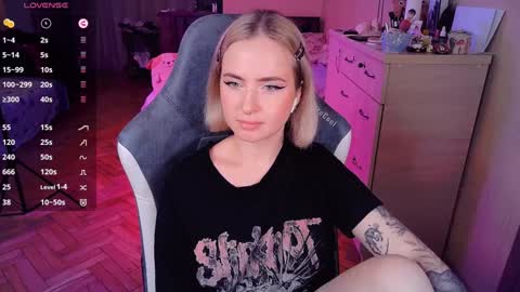 Effie online show from 01-30-25, 01:22