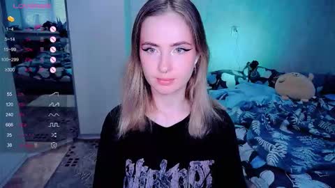 Effie online show from 10-30-25, 08:38