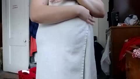 Snapshot of shylee538825 chatting on 10-13-25, 03:56 shylee538825 online show from 10-13-25, 03:56