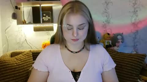 Snapshot of shylove_elina chatting on 10-22-25, 05:45 shylove_elina online show from 10-22-25, 05:45