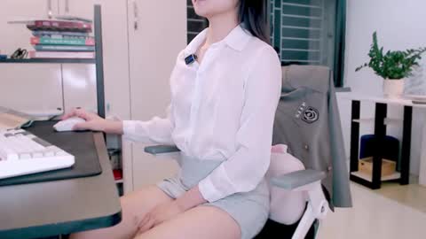 Snapshot of shyn_22 chatting on 10-15-25, 03:45 shyn_22 online show from 10-15-25, 03:45