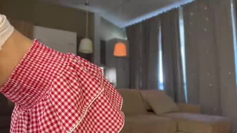 Snapshot of shyrubate chatting on 10-30-25, 06:37 Aurora online show from 10-30-25, 06:37