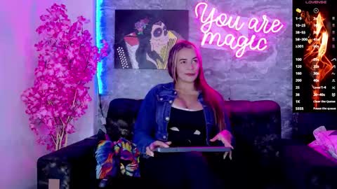 Snapshot of siamarlin chatting on 10-15-25, 08:53 siamarlin online show from 10-15-25, 08:53