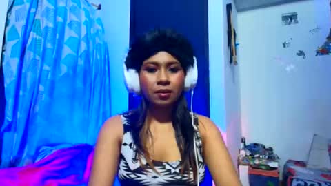 Snapshot of siara_bonny chatting on 02-24-26, 04:43 Siara online show from 02-24-26, 04:43