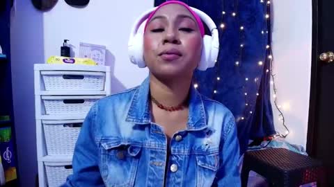 Snapshot of siara_bonny chatting on 03-02-26, 05:08 Siara online show from 03-02-26, 05:08