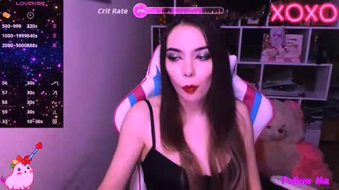 Snapshot of siashine chatting on 10-31-25, 11:44 siashine online show from 10-31-25, 11:44