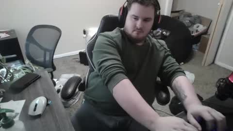 Snapshot of sideswitch chatting on 11-10-25, 09:58 sideswitch online show from 11-10-25, 09:58