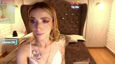 Snapshot of sidneyy_love chatting on 09-11-25, 02:28 sidneyy_love online show from 09-11-25, 02:28