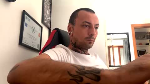 Snapshot of sidvicious23cm chatting on 09-24-25, 08:28 sidvicious23cm online show from 09-24-25, 08:28