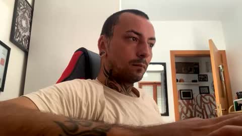 Snapshot of sidvicious23cm chatting on 09-26-25, 08:29 sidvicious23cm online show from 09-26-25, 08:29