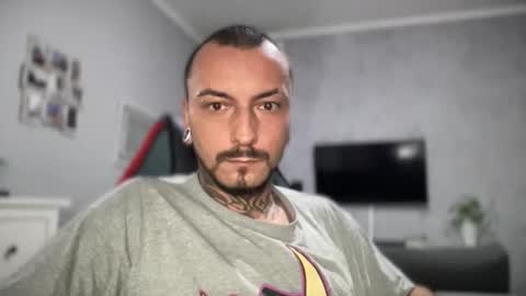 Snapshot of sidvicious23cm chatting on 10-23-25, 05:01 sidvicious23cm online show from 10-23-25, 05:01