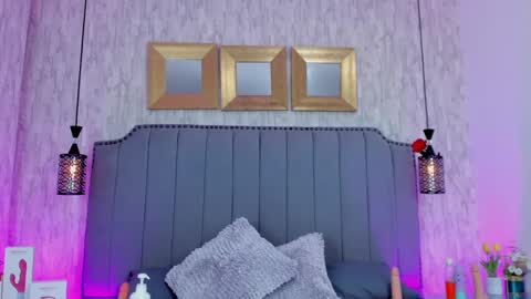 Camila Vargas online show from 01-24-25, 03:02