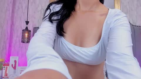 Camila Vargas online show from 01-29-25, 06:07