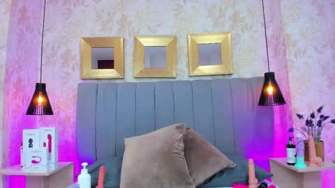 Camila Vargas online show from 02-21-25, 03:10