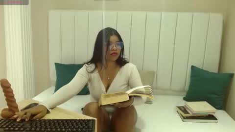 Sienna online show from 10-01-25, 01:17