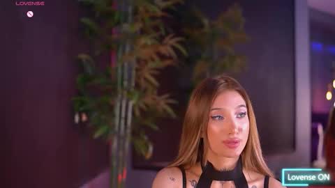 Sienna online show from 11-19-25, 06:52