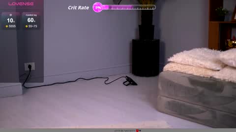 Snapshot of siennaluna chatting on 11-01-25, 05:20 Luna online show from 11-01-25, 05:20