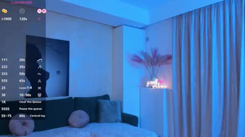 Sienna online show from 10-24-25, 06:26