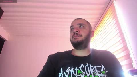 Snapshot of sigfridd_ chatting on 10-22-25, 01:55 Sigfridd online show from 10-22-25, 01:55
