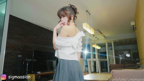 OF   instagram sigmaasian twitter sigmasian online show from 02-03-25, 04:14