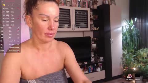 silenaa_sloussen online show from 11-18-25, 05:23