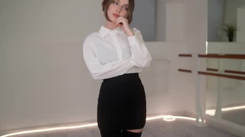 Snapshot of silent_chill chatting on 11-21-25, 03:00 Chilli online show from 11-21-25, 03:00