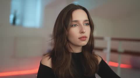 Snapshot of silent_chill chatting on 12-17-25, 10:43 Chilli online show from 12-17-25, 10:43