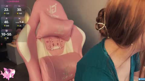 Snapshot of silkyfin chatting on 02-27-26, 04:07 Nixie online show from 02-27-26, 04:07