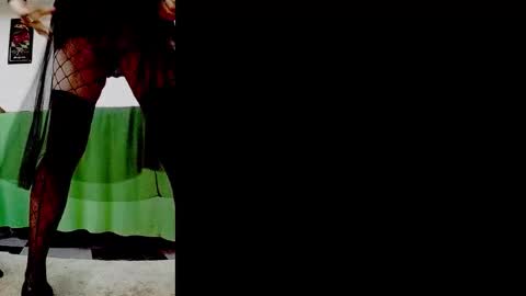 Silky Long Legs online show from 11-20-25, 10:53