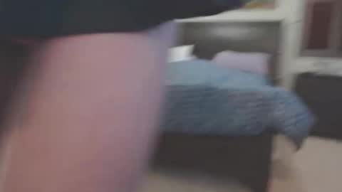 Snapshot of silkylvr chatting on 12-21-25, 05:20 Silkylvr Crossdresser online show from 12-21-25, 05:20