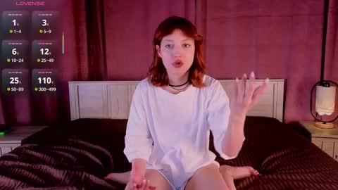 Snapshot of silly___woman chatting on 11-08-25, 01:33 silly___woman online show from 11-08-25, 01:33