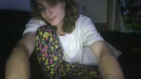 Snapshot of sillycutecow chatting on 12-17-25, 01:11 Hailey online show from 12-17-25, 01:11