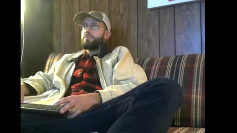 Snapshot of silu1027 chatting on 12-16-25, 05:29 silu1027 online show from 12-16-25, 05:29