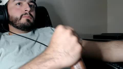 Alvaro online show from 10-25-25, 05:48