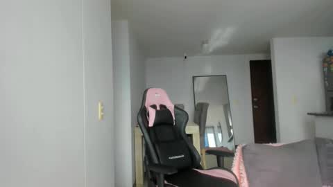 Silvana online show from 10-30-25, 01:01