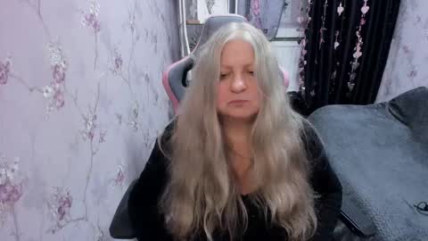 silver_moon_light online show from 09-24-25, 06:44