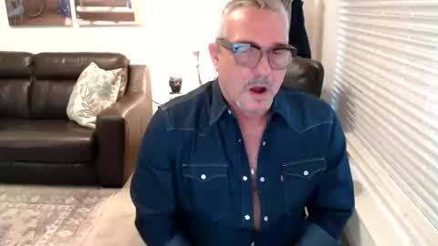 silveroli187 online show from 11-11-25, 04:18