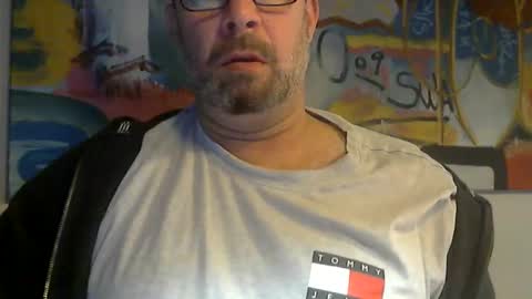 Snapshot of silversurfer1010 chatting on 01-12-25, 03:28 Silver online show from 01-12-25, 03:28