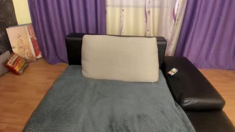 Snapshot of silvyalove chatting on 10-30-25, 05:13 Silvya online show from 10-30-25, 05:13