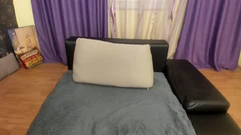 Snapshot of silvyalove chatting on 11-27-25, 07:27 Silvya online show from 11-27-25, 07:27