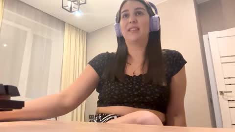 Rose online show from 10-03-25, 11:07