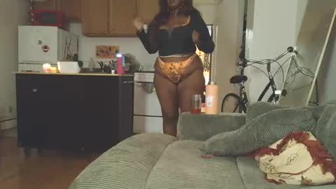 Simin Fox online show from 10-27-25, 12:58