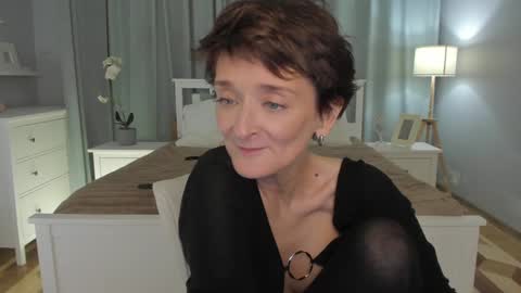 Snapshot of simonadebeauvoir chatting on 01-12-25, 04:50 Simona online show from 01-12-25, 04:50